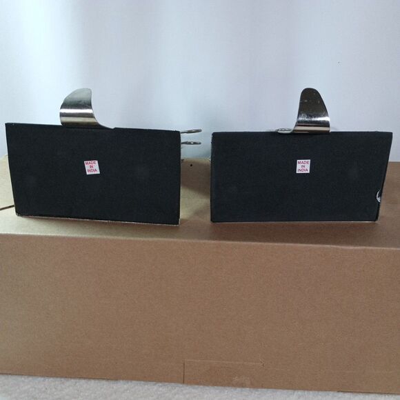 Pair of Silver Reindeer Stocking Holders – Mantelpiece Christmas Decor – Metal - Picture 8 of 10